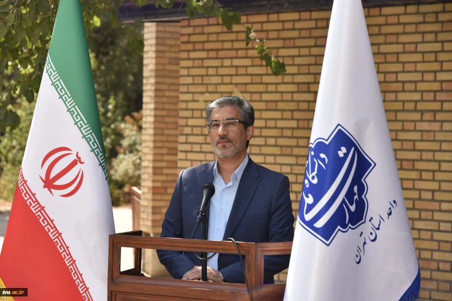 با حضور سرپرست دانشگاه ملی مهارت صورت گرفت؛
آیین اهتزاز پرچم جمهوری اسلامی ایران و طنین سرود ملی در آغاز سال تحصیلی جدید در دانشکده ملی مهارت انقلاب اسلامی تهران 17