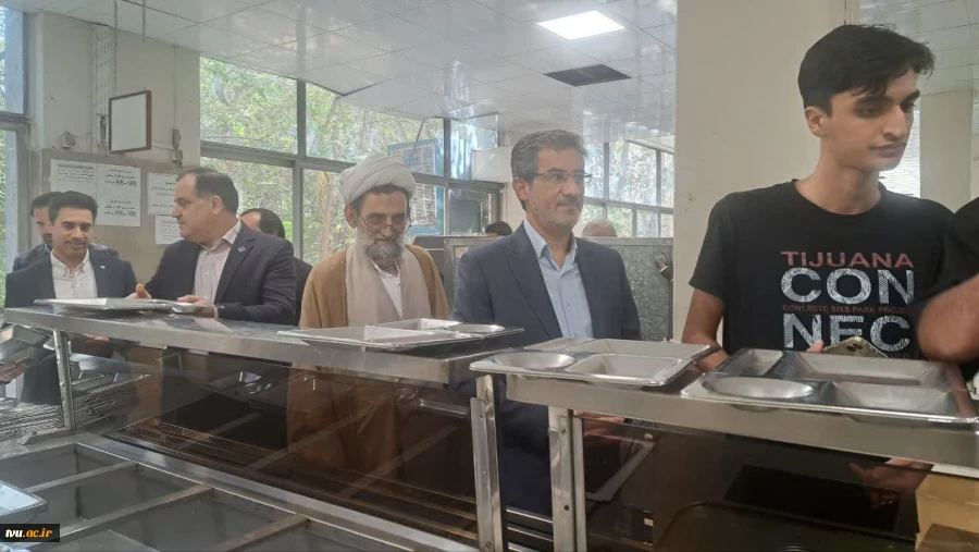 با حضور سرپرست دانشگاه ملی مهارت صورت گرفت؛
آیین اهتزاز پرچم جمهوری اسلامی ایران و طنین سرود ملی در آغاز سال تحصیلی جدید در دانشکده ملی مهارت انقلاب اسلامی تهران 26