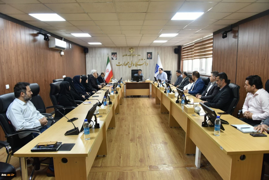 دیدار کارکنان حوزه ریاست، روابط عمومی و هماهنگی امور مجلس و استان‌ها و دبیرخانه با سرپرست دانشگاه ملی مهارت 4