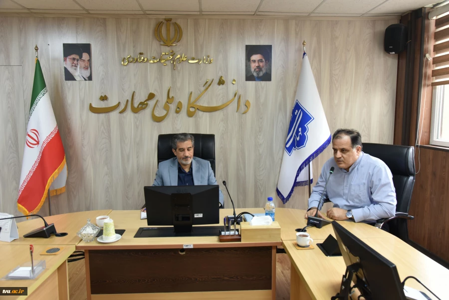 دیدار کارکنان حوزه ریاست، روابط عمومی و هماهنگی امور مجلس و استان‌ها و دبیرخانه با سرپرست دانشگاه ملی مهارت 12