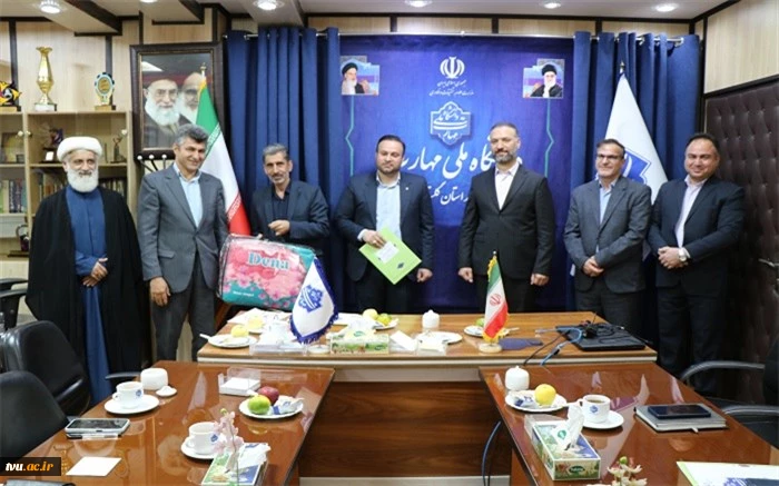 با حضور مدیرکل دفتر مرکزی حراست دانشگاه در واحد استانی گلستان صورت گرفت؛

 مسئول جدید حراست این واحد استانی معرفی شد 3