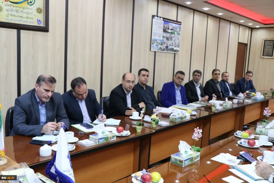 با حضور مدیرکل دفتر مرکزی حراست دانشگاه در واحد استانی گلستان صورت گرفت؛

 برگزاری آیین تودیع و معارفه مسئول حراست واحد استانی/ حضور در جلسه شورای اداری/ بازدید از فضاهای آموزشی و رفاهی 6